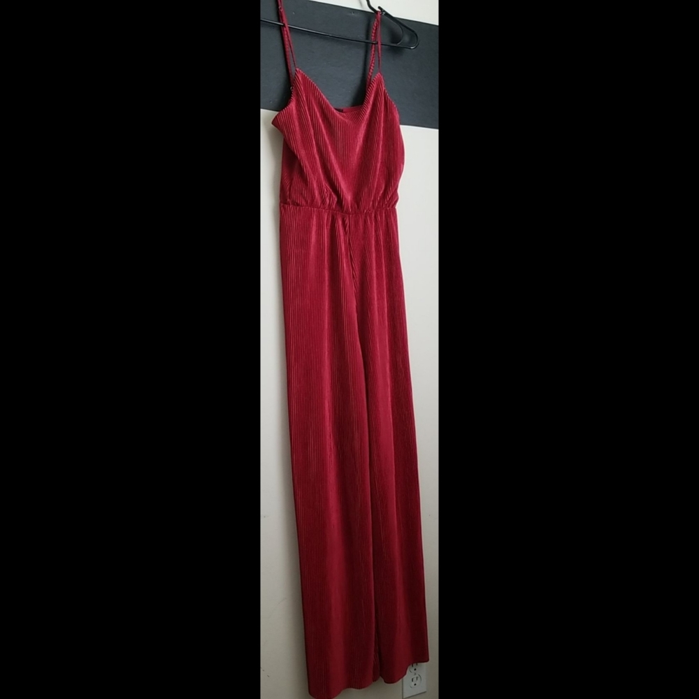🆕️ LISTING!! NWOT FOREVER 21 CRIMSON PLISSE JUMPSUIT - Picture 4 of 16